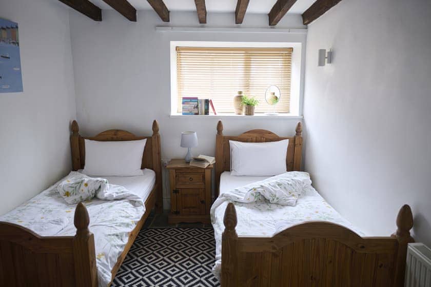 Double bedroom | Granary - Bach Wen Cottages, Clynnog Fawr