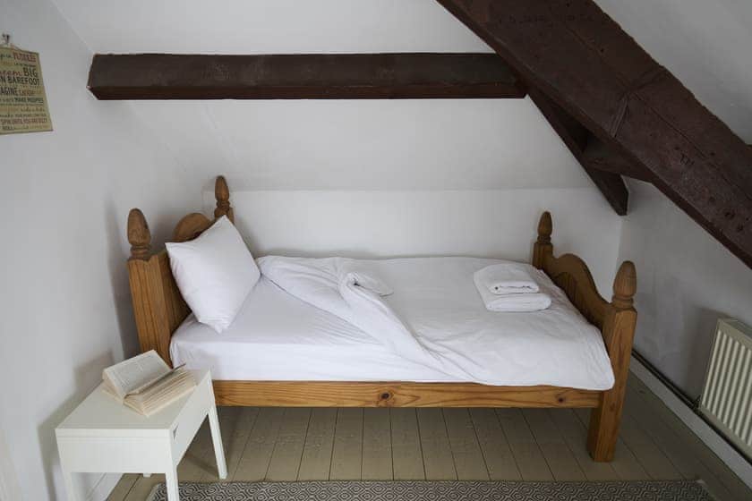 Double bedroom | Granary - Bach Wen Cottages, Clynnog Fawr