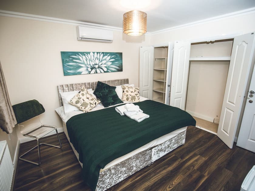 Double bedroom | Elstow Retreat, Bedford