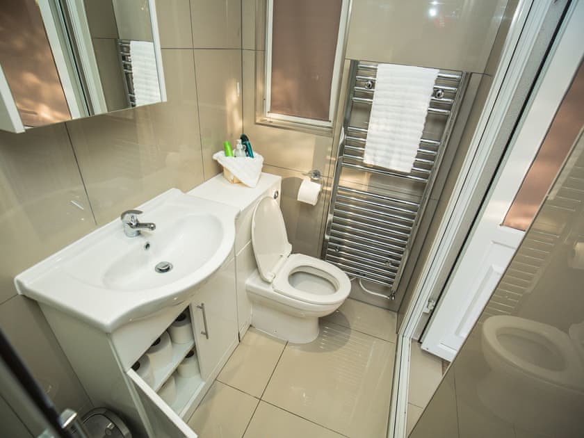 Shower room | Elstow Retreat, Bedford