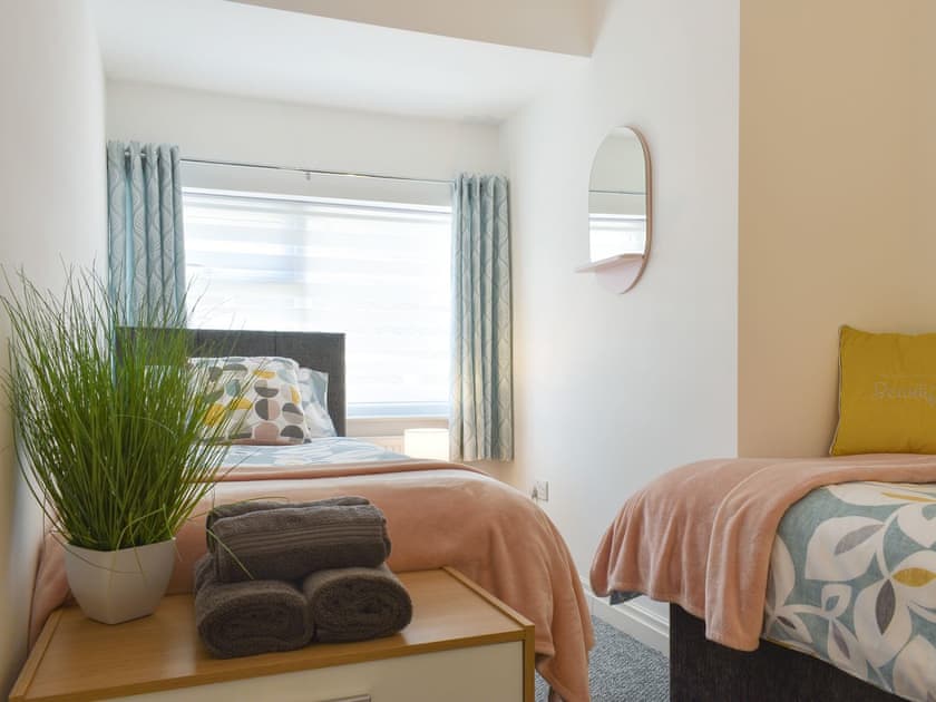 Twin bedroom | Westways, Bridlington