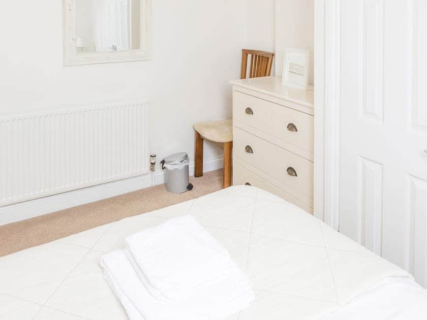 Double bedroom | Honeysuckle Cottage, Padstow