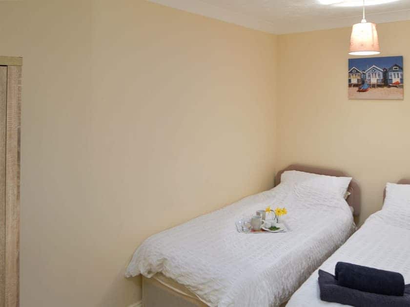 Twin bedroom | Dune Cottage - East Coast Cottages , Caister-on-Sea