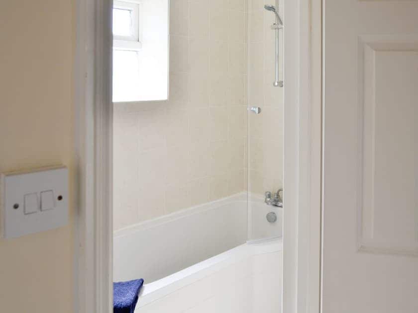 Bathroom | Dune Cottage - East Coast Cottages , Caister-on-Sea
