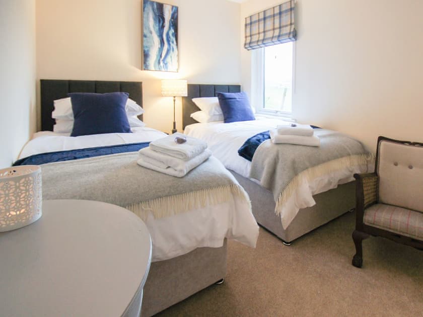 Twin bedroom | Corrie Cottage, Crieff