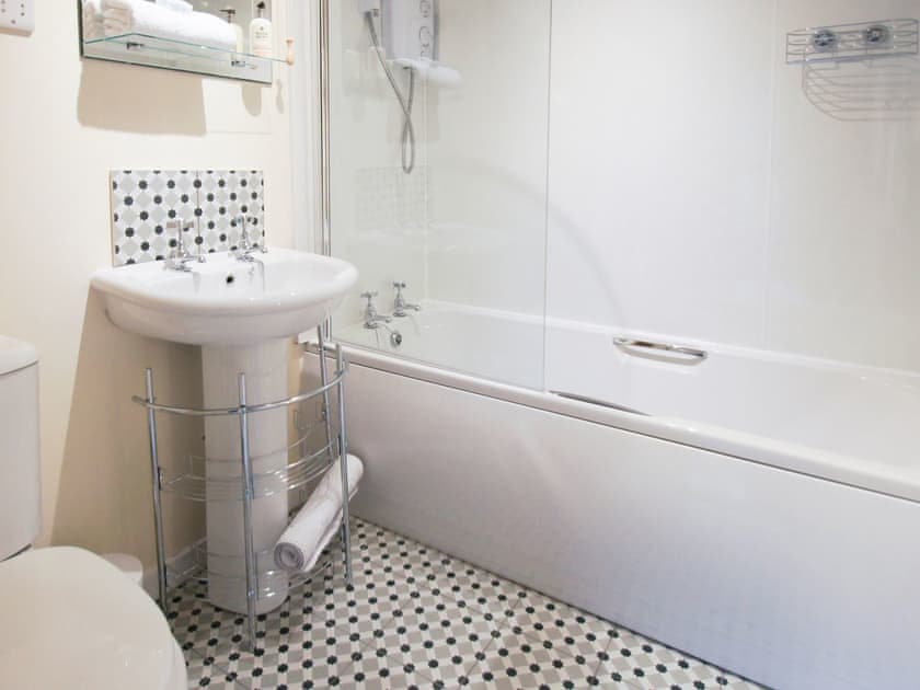Bathroom | Corrie Cottage, Crieff