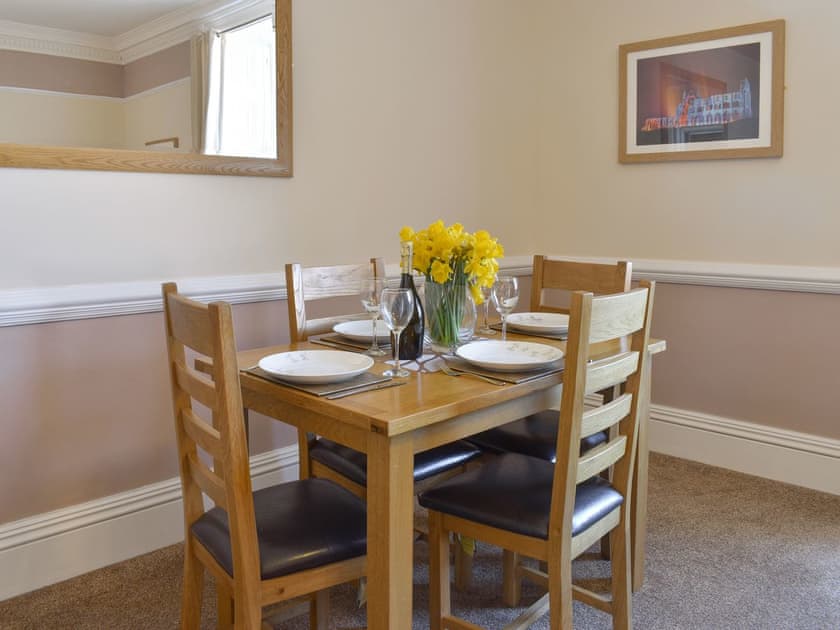 Dining Area | Abbey Peep - Mariner’s House - Abbey Peep, Whitby