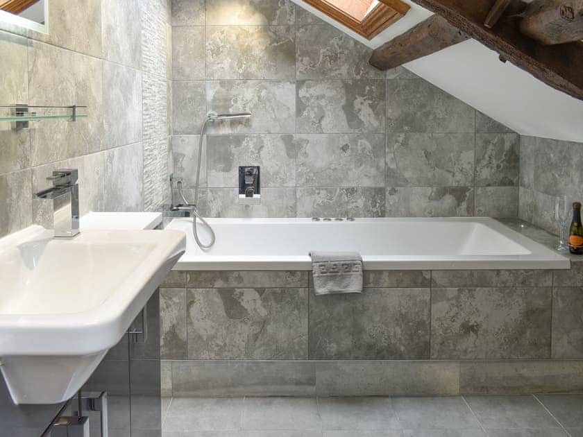 Bathroom | Buccaneer - Mariner’s House - Buccaneer, Whitby