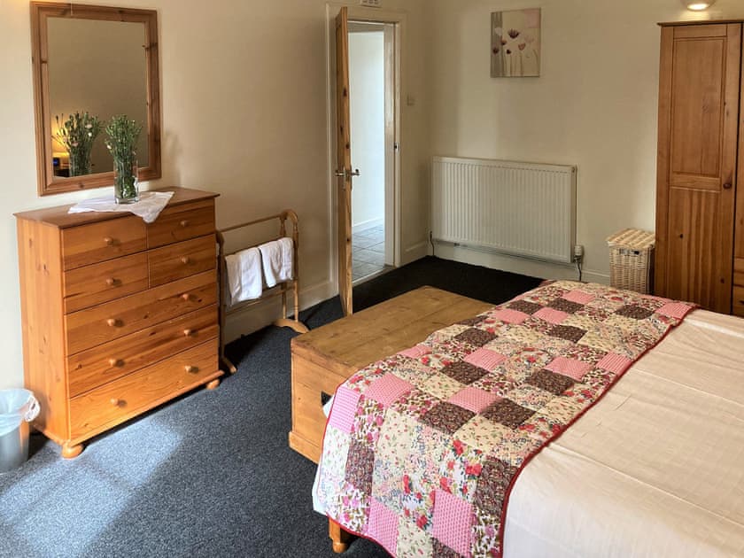 Master bedroom | Kirkside Cottage, Upper Largo, Leven