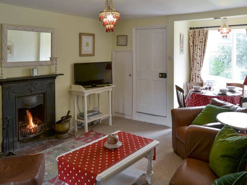 Living room/dining room | Hollyhock Cottage - Blakeney Quayside Cottages, Blakeney, near Holt