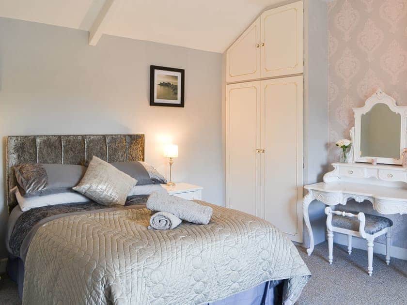 Master bedroom | Highbury Farm Cottage, Duggleby
