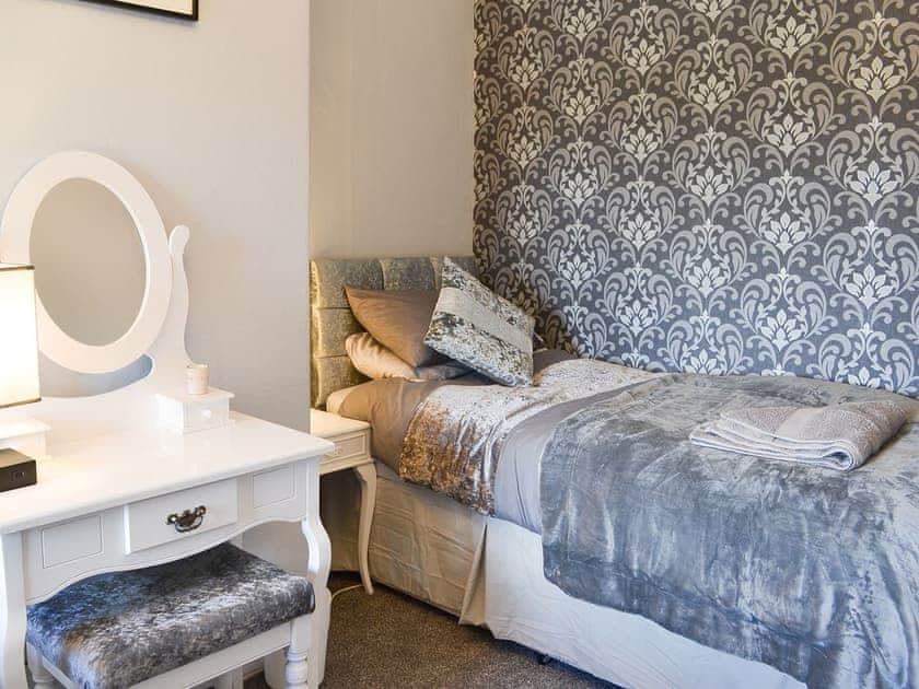 Twin bedroom | Highbury Farm Cottage, Duggleby