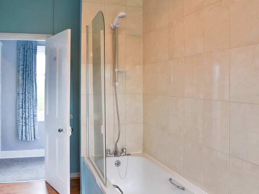Bathroom | Highbury Farm Cottage, Duggleby