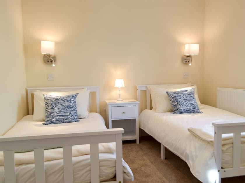 Twin bedroom | Hawthorns in Gower, Gower