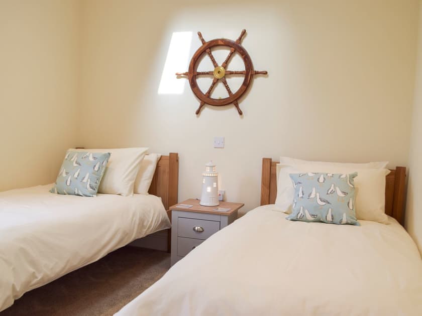 Twin bedroom | Hawthorns in Gower, Gower