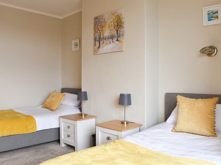 Twin bedroom | Och Moo at No. 47, Seahouses