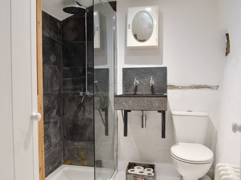 Shower room | Hogwood Cottage - Hogwood View Cottages, Knaresborough