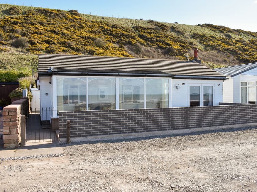 Exterior | Ludlow Bank, Coulderton