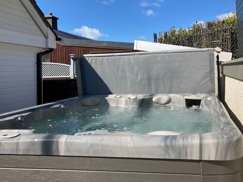 Hot tub | Ludlow Bank, Coulderton