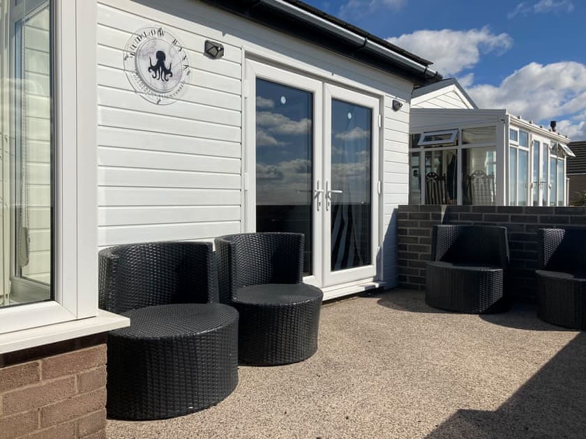 Sitting-out-area | Ludlow Bank, Coulderton