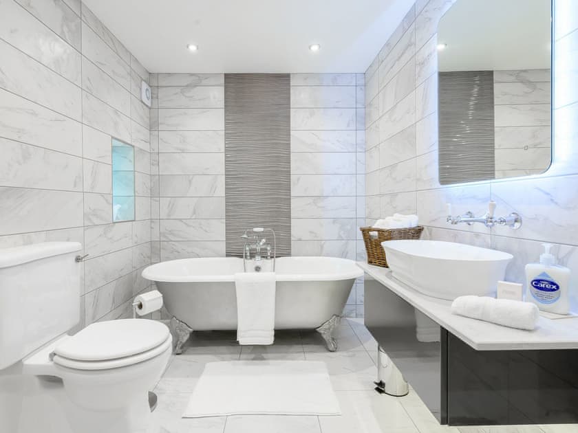 Bathroom | Admergill Lodge, Blacko