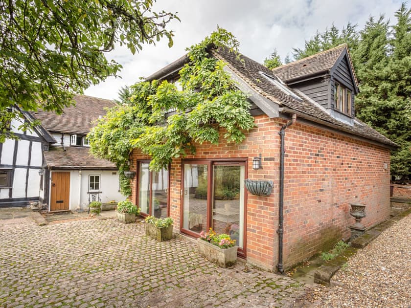 Exterior | The Gamekeepers Lodge - The Gamekeeper, Digswell