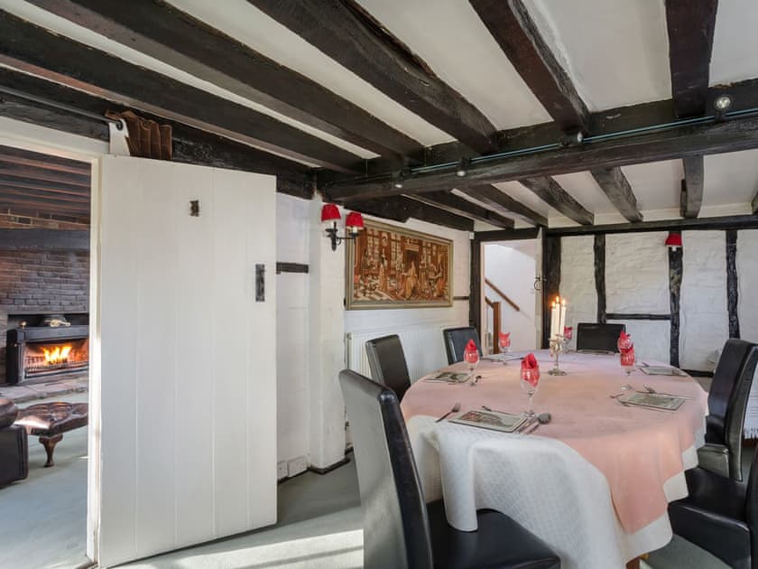 Dining room | The Gamekeepers Cottage - The Gamekeeper, Digswell