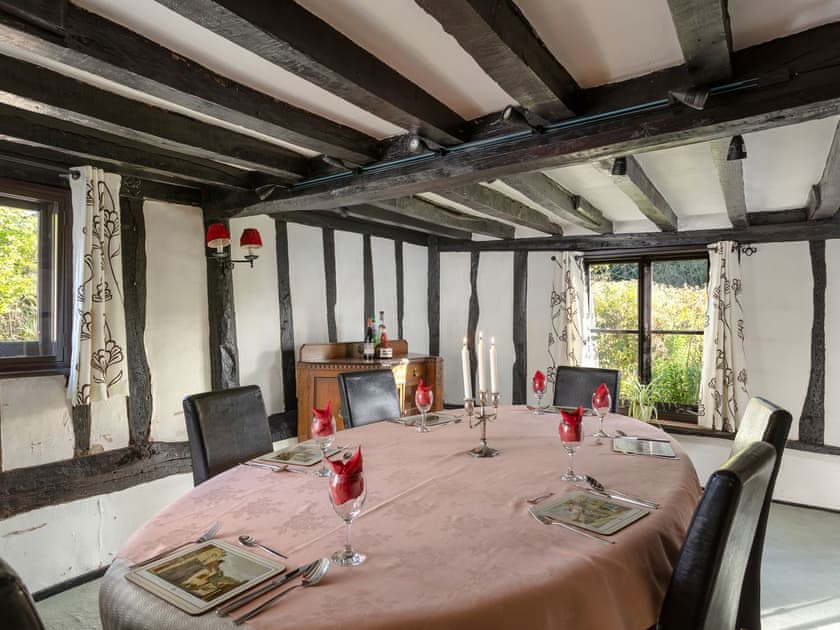 Dining room | The Gamekeepers Cottage - The Gamekeeper, Digswell