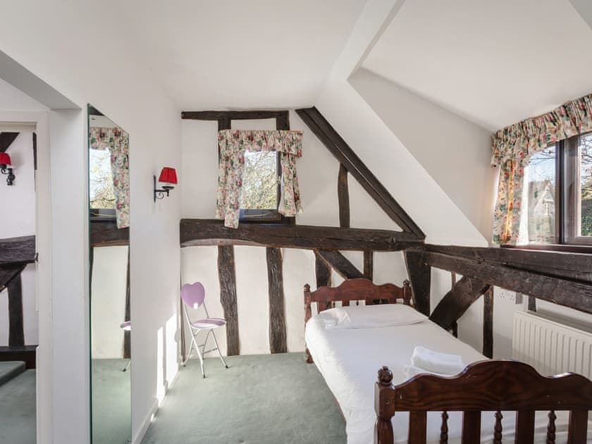 Twin bedroom | The Gamekeepers Cottage - The Gamekeeper, Digswell