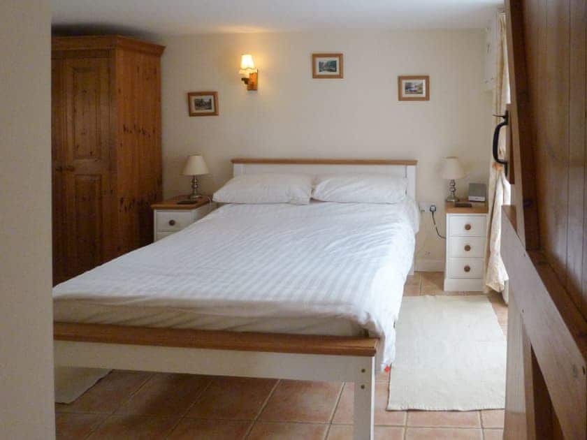 Relaxing double bedroom | Wren Cottage, Salwayash, near Bridport