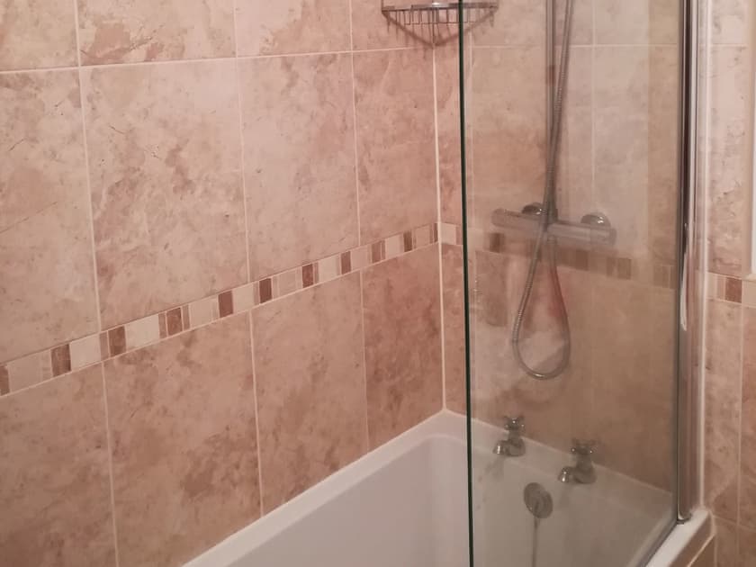 Bathroom | Penybont Barn, Llangorse