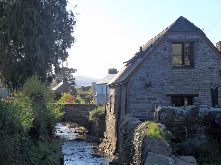 Exterior | Penybont Barn, Llangorse