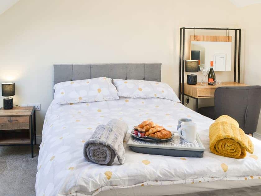 Double bedroom | Newcombe Cottage, Flamborough