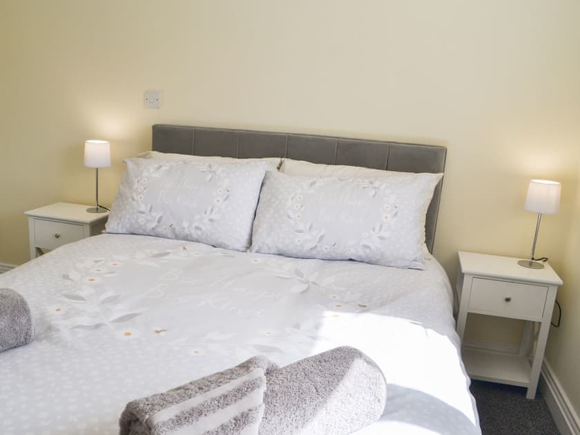 Double bedroom | Newcombe Cottage, Flamborough