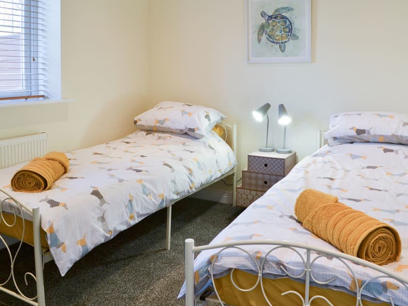Twin bedroom | Newcombe Cottage, Flamborough