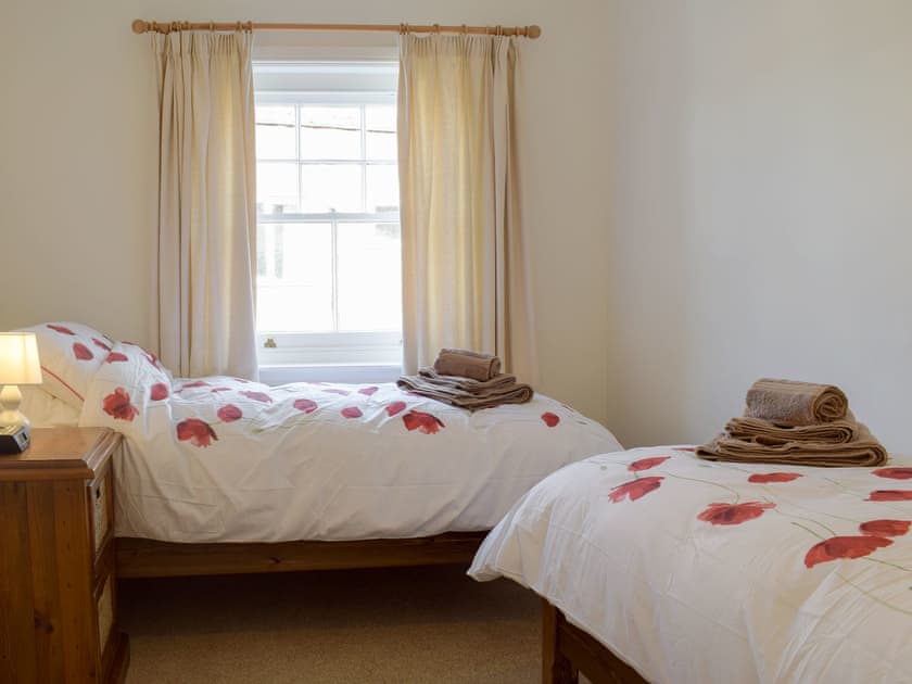 Twin bedroom | The Cottage, Ledbury