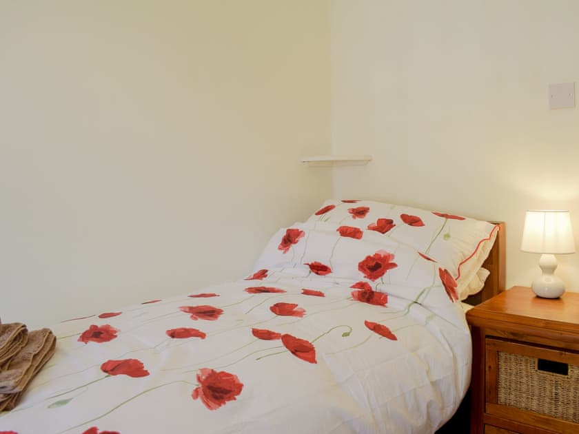Twin bedroom | The Cottage, Ledbury