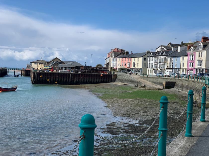 Surrounding area | Driftwood, Aberdovey