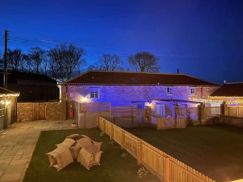Garden and grounds | The Dairy, The Stables, The Granary - Chalet Farm Holidays, Langtoft, near Driffield