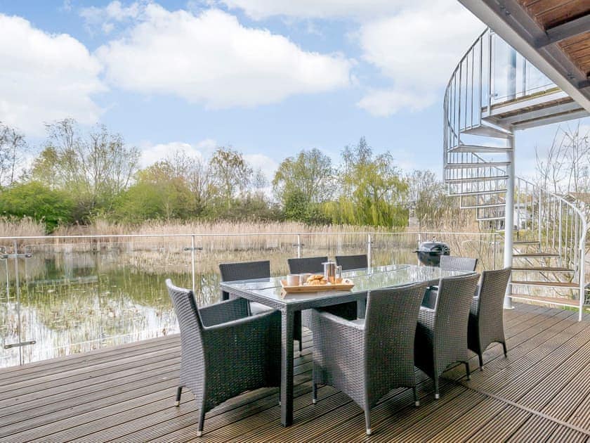 Sitting-out-area | Honey Cottage, Cirencester