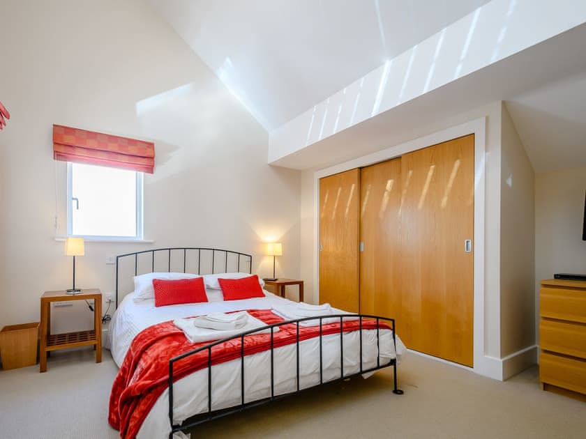 Double bedroom | Honey Cottage, Cirencester