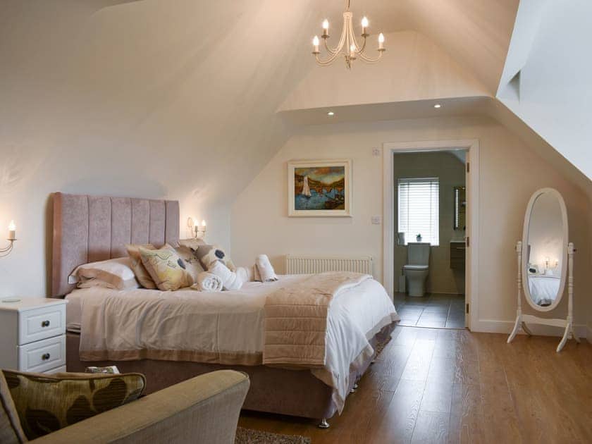 Double bedroom | Groves Cottage - Devonia Holiday Homes, Newchurch, near Sandown