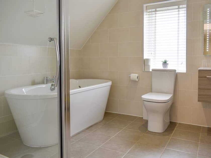 En-suite | Groves Cottage - Devonia Holiday Homes, Newchurch, near Sandown