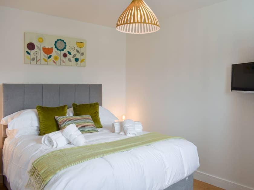 Double bedroom | Groves Cottage - Devonia Holiday Homes, Newchurch, near Sandown
