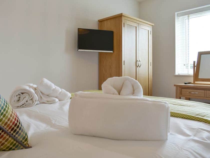Double bedroom | Groves Cottage - Devonia Holiday Homes, Newchurch, near Sandown