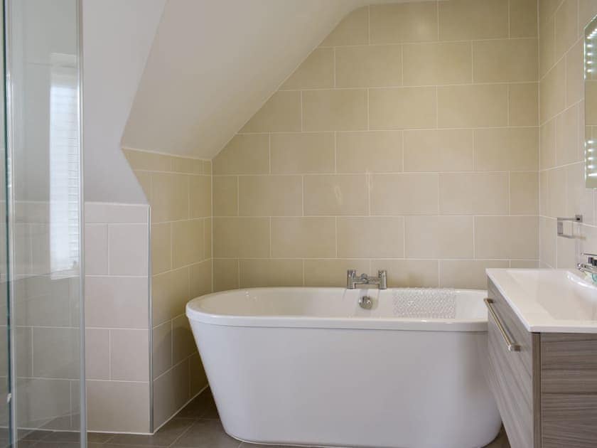 Bathroom | Groves Cottage - Devonia Holiday Homes, Newchurch, near Sandown