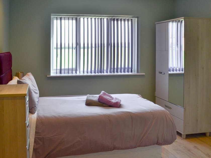 Twin bedroom | Lucy’s Lodge - Wallrudding Farm Cottages, Doddington, near Lincoln