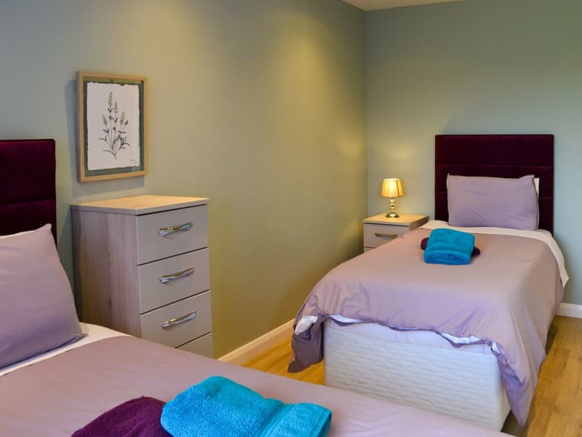 Twin bedroom | Aimmee’s Lodge - Wallrudding Farm Cottages, Doddington, near Lincoln