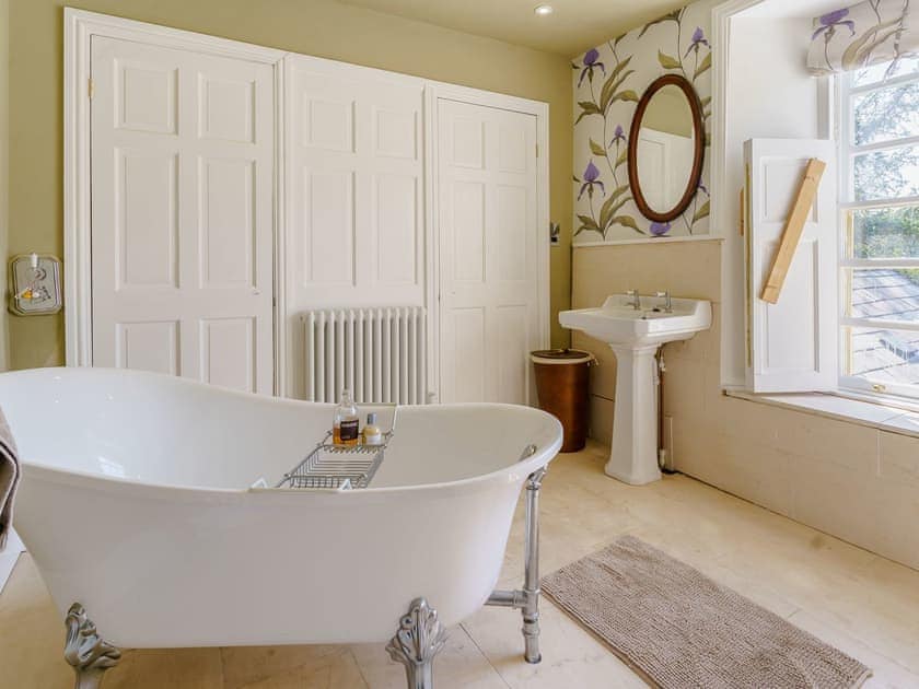 En-suite | The Old Vicarage, Laugharne