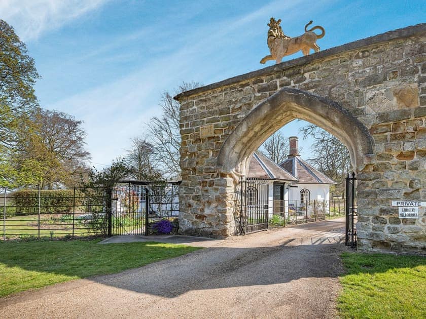 Exterior | Lion Gate Lodge, Scrivelsby